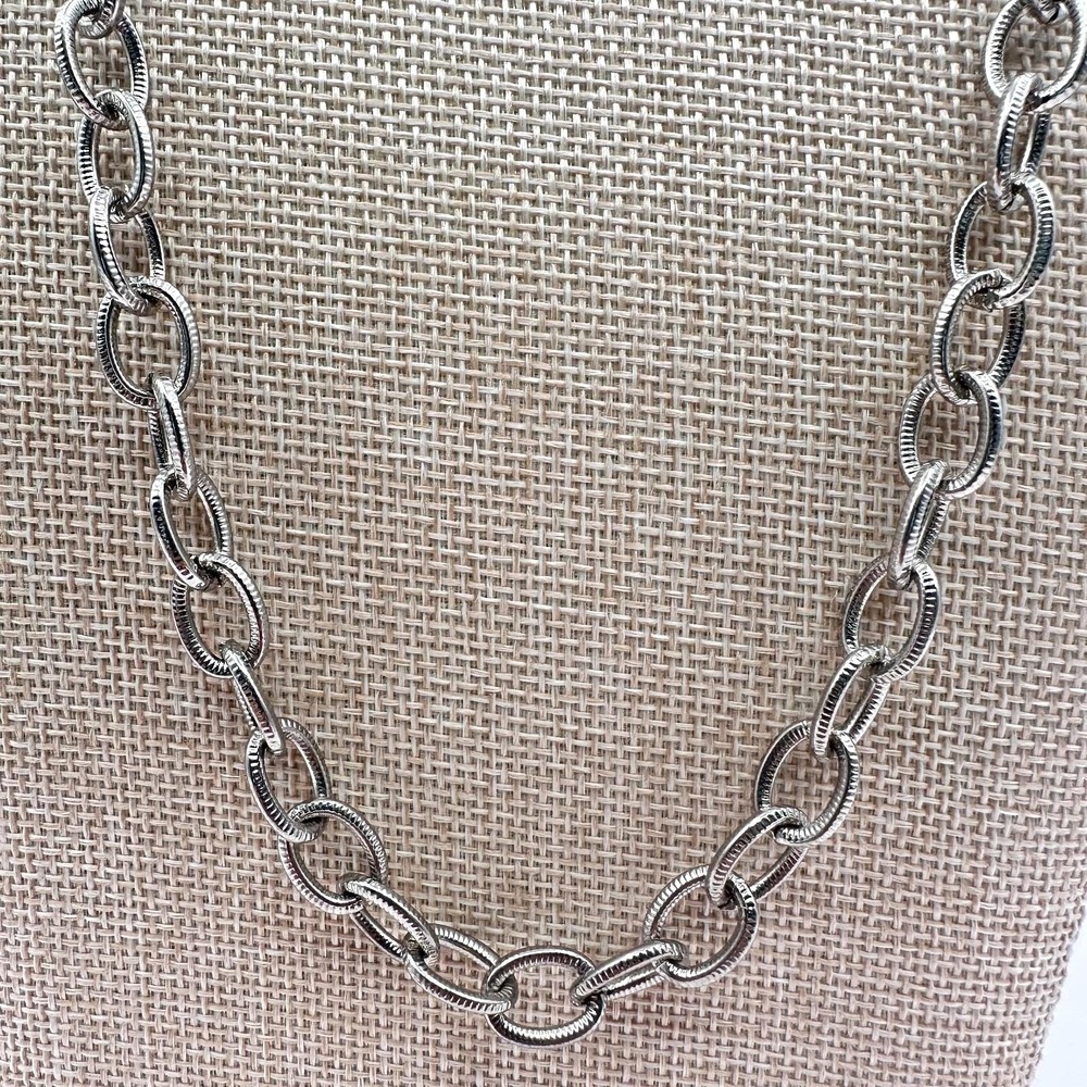 Vintage Y2K Silver Tone Oval Link Chain Long Layering Necklace Classic Jewelry